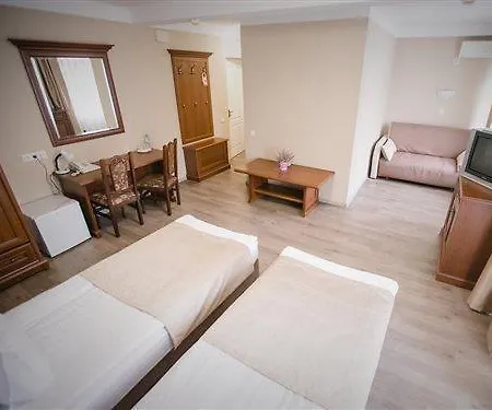 Holosiyvsky 3*