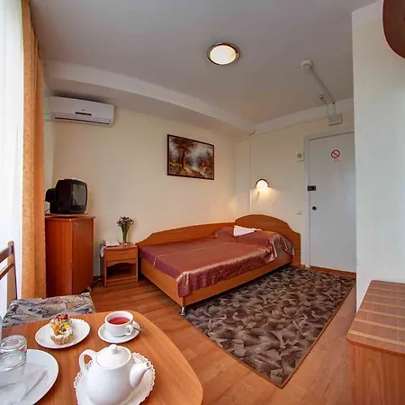Holosiyvsky Hotel
